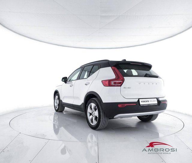 VOLVO XC40 D3 Momentum - AUTOCARRO N1