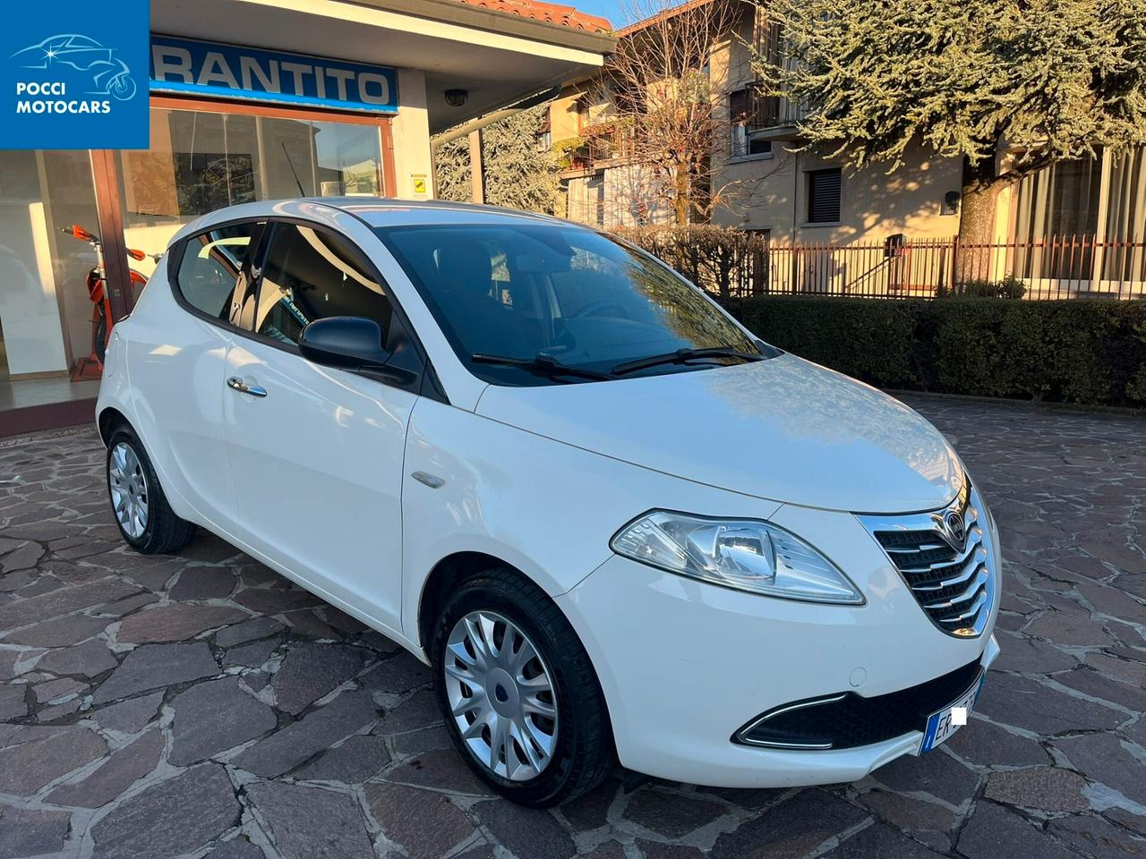 Lancia Ypsilon 1.2 69 CV 5 porte S&S Silver