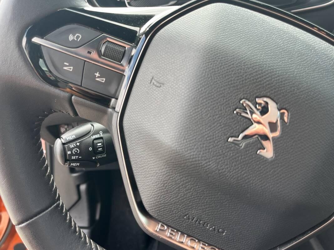 Peugeot 2008 1.2 puretech Active Pack s&s 130cv