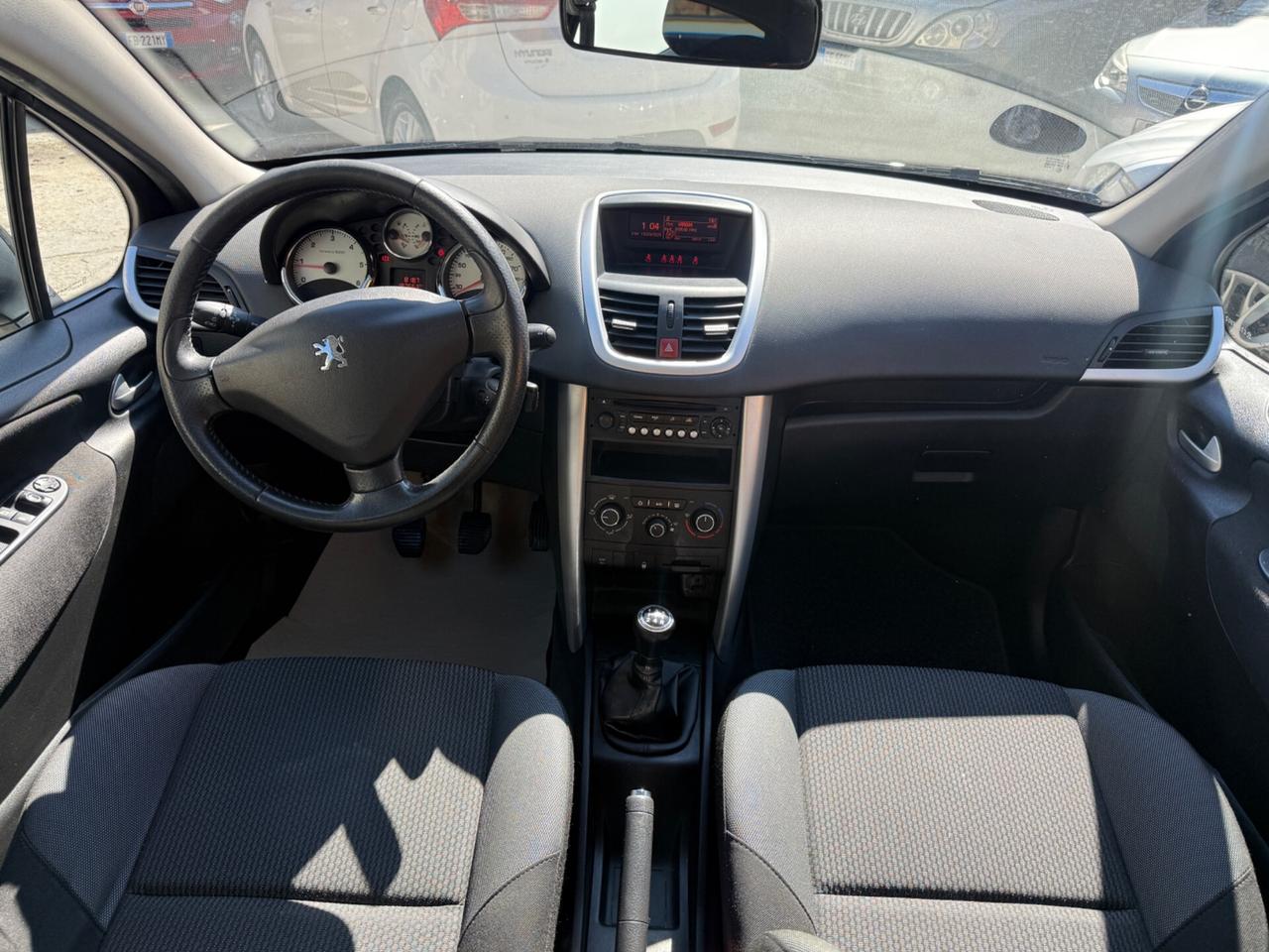 Peugeot 207 1.4 HDi 70CV 5p. Neopatentati