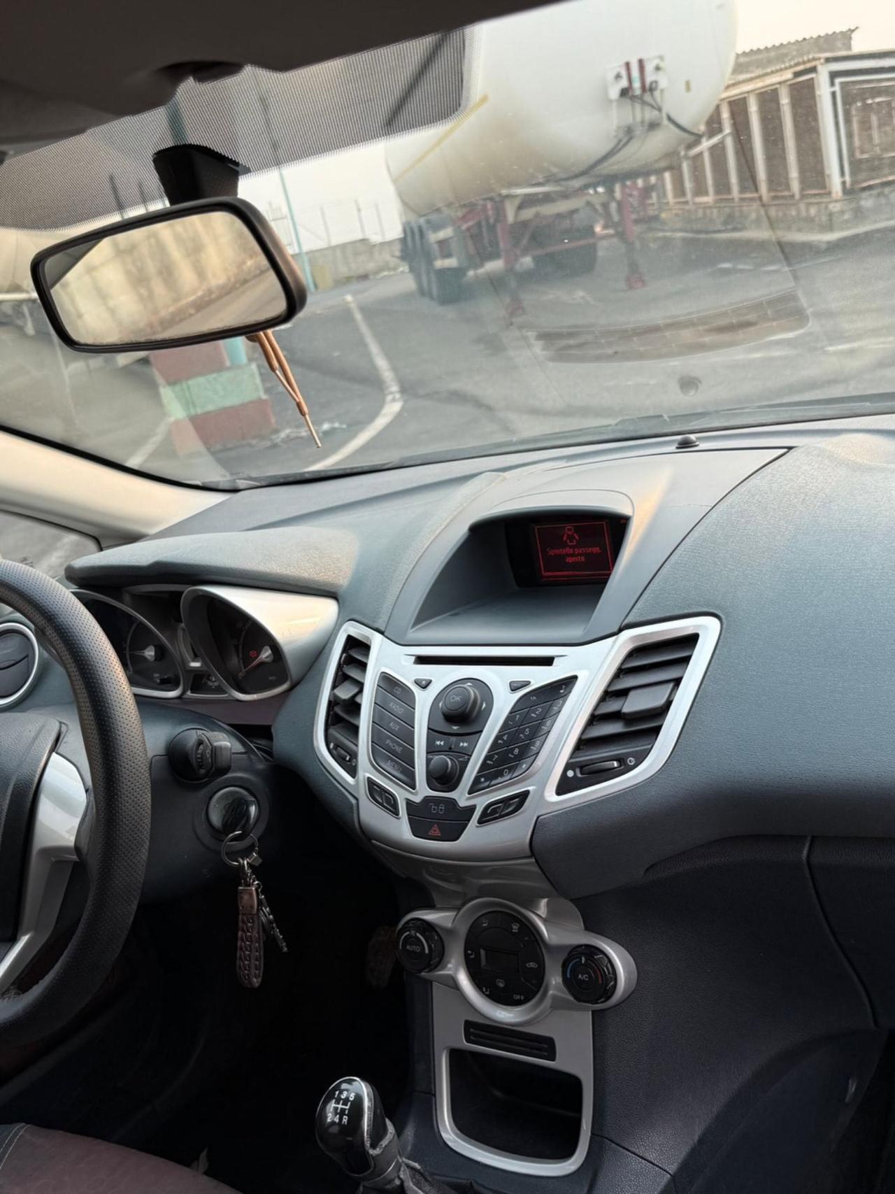 Ford Fiesta 1.4 TDCi 5p. Finanziabile senza busta paga !Basta essere censiti!