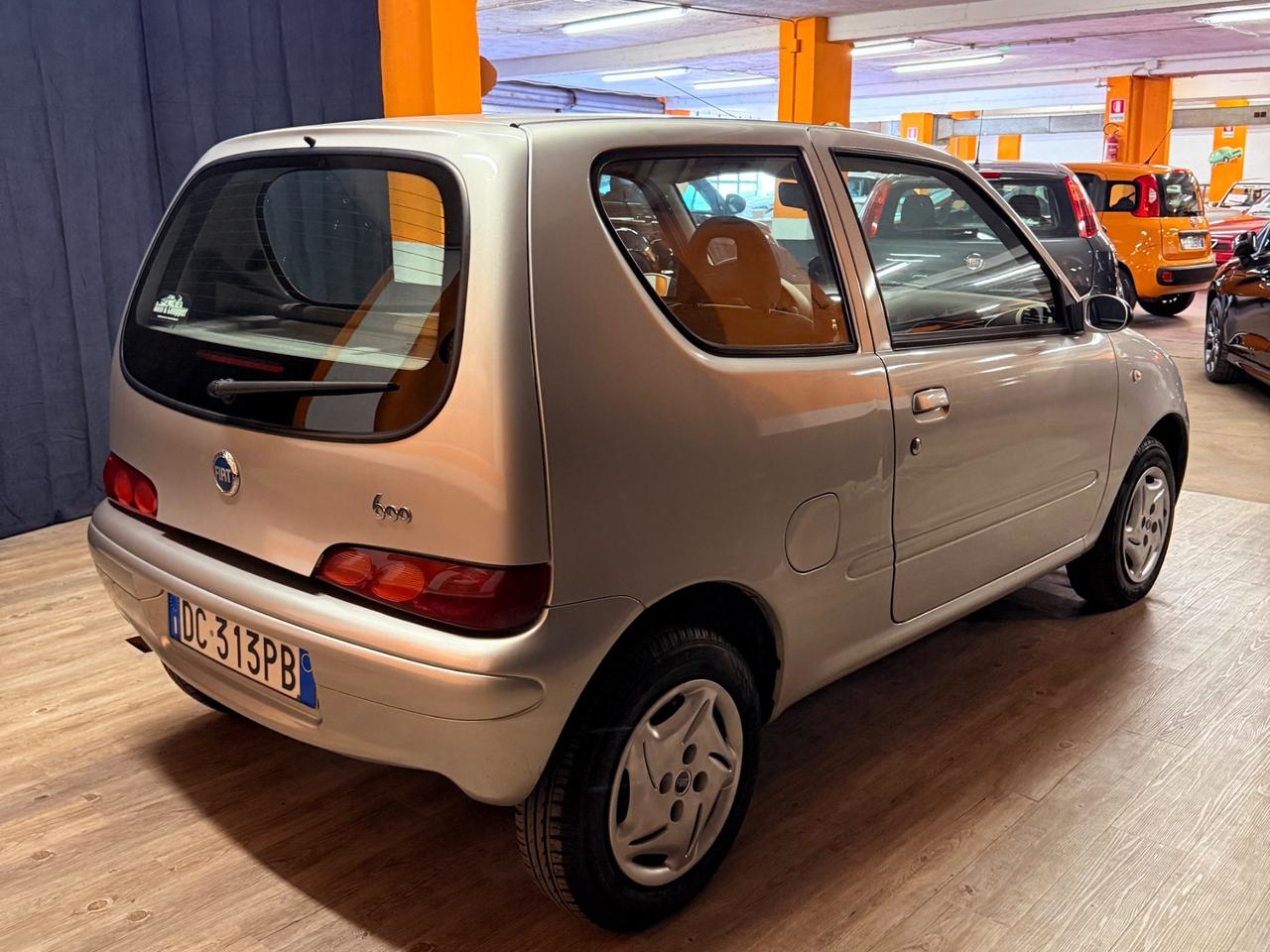 STUPENDA FIAT 600 CON SOLI 65.702 KM