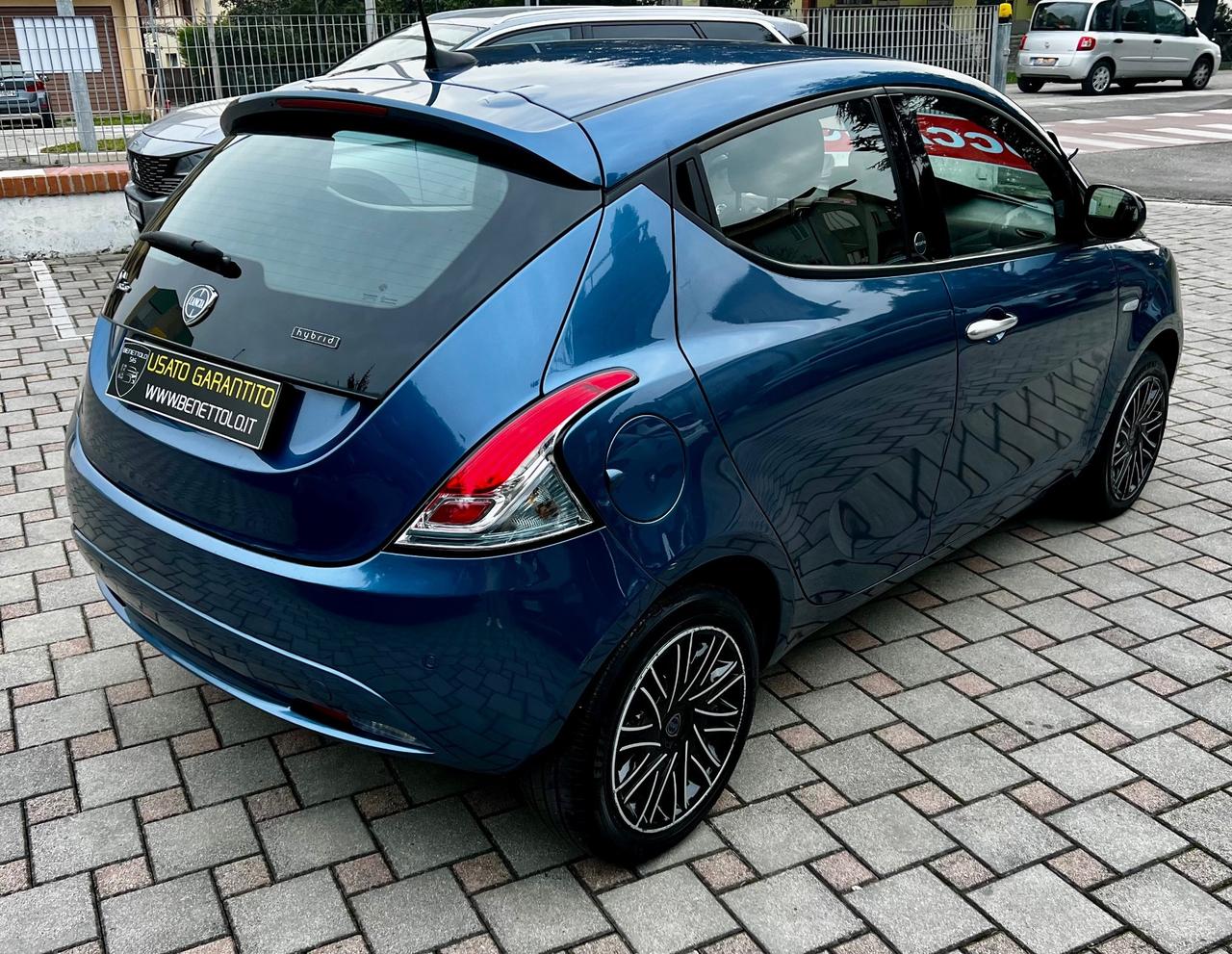 Lancia Ypsilon 1.0 FireFly 5 porte S&S Hybrid Ecochic Gold