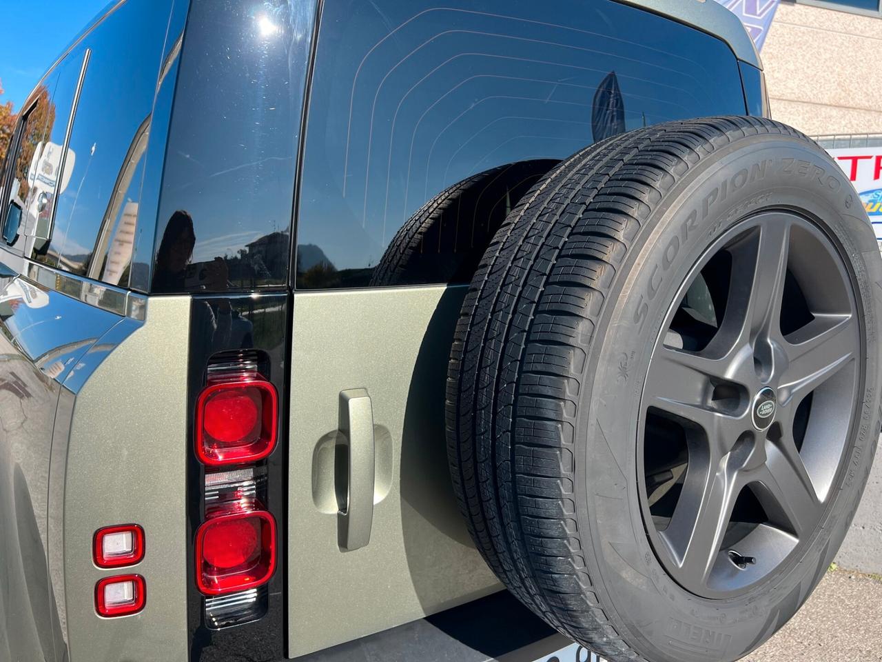 Land Rover Defender 90 3.0D I6 200 CV AWD Auto SE