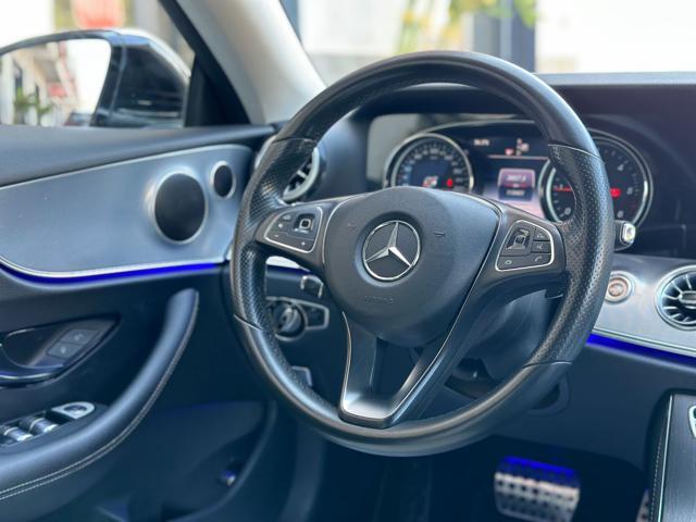 MERCEDES-BENZ E 220 d Auto Sport (Navi/Retro/Led/Pelle)