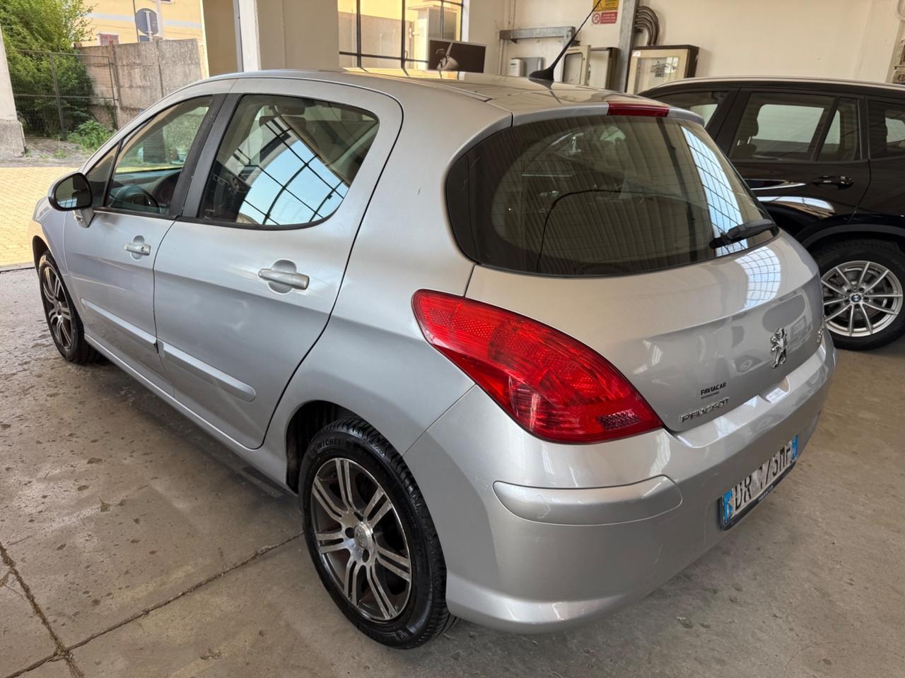 Peugeot 308 1.6 VTi 120CV 5p. Premium