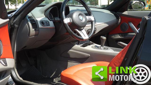 BMW Z4 ( E85 ) 2.2i roadster con interni in pelle rossa