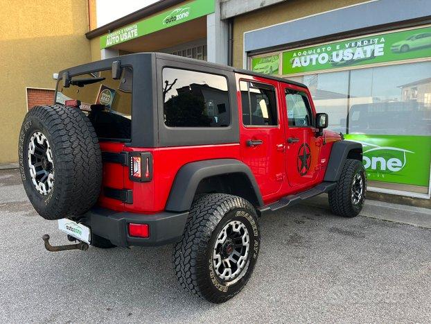 Jeep wrangler unlimited sahara 2.8 200cv