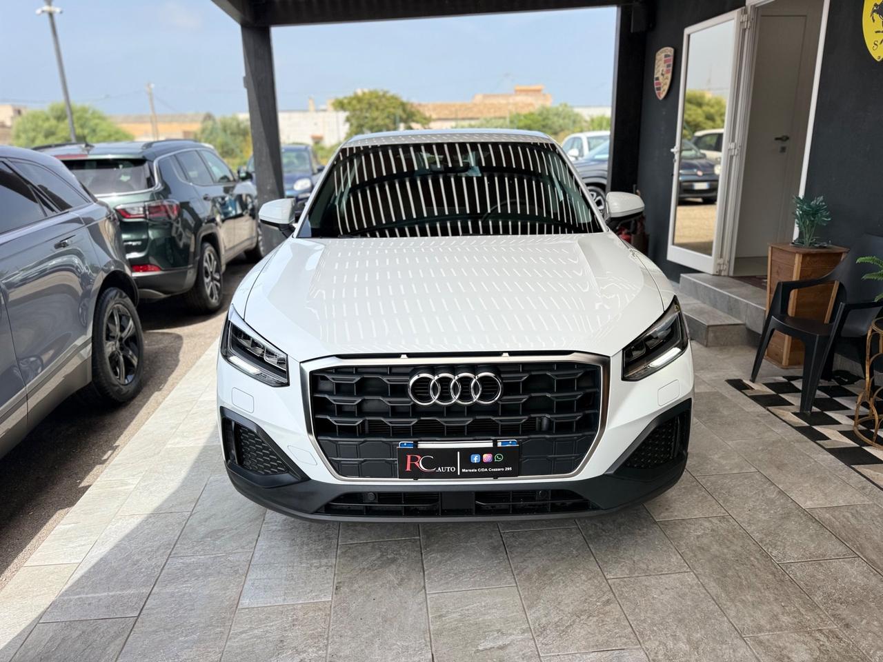 Audi Q2 30 TDI S tronic Identity Black