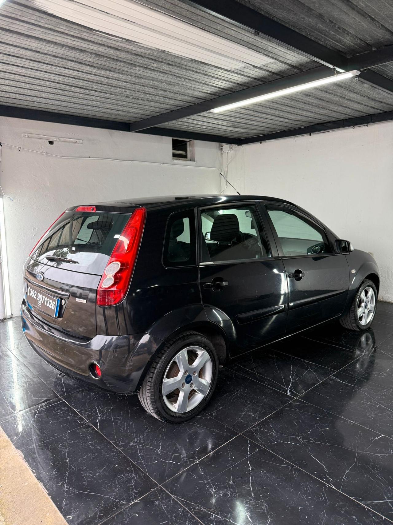 Ford Fiesta 1.4 TDCi 5p. Ghia
