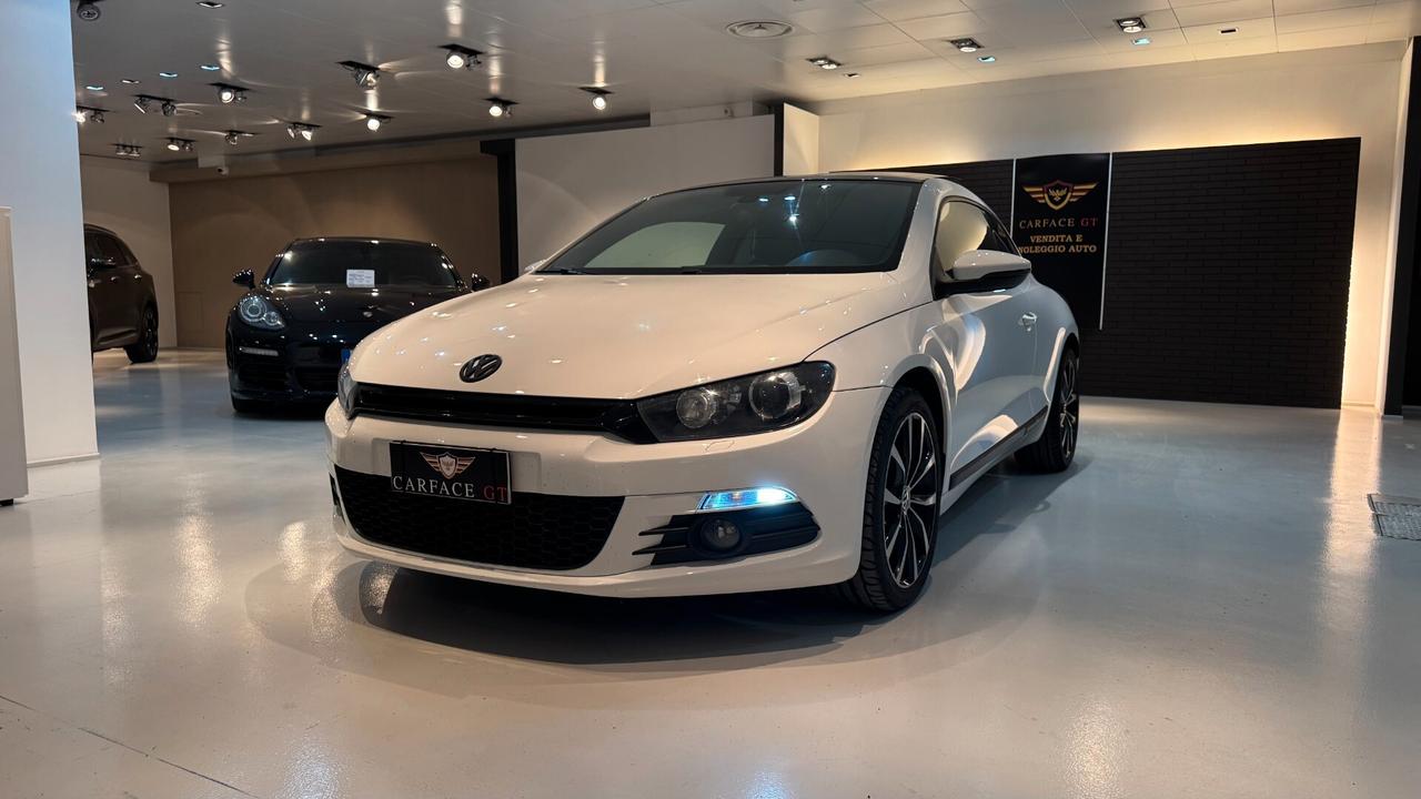 Volkswagen Scirocco 2.0 TSI DSG 211CV - 2010