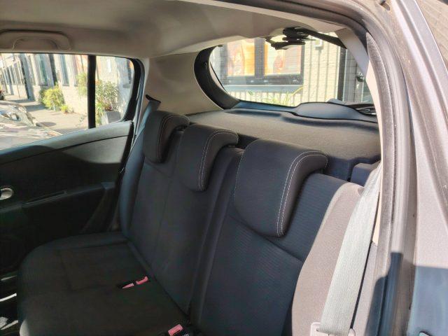 RENAULT Clio 1.2 16V 5 porte Luxe NEOPATENTATI