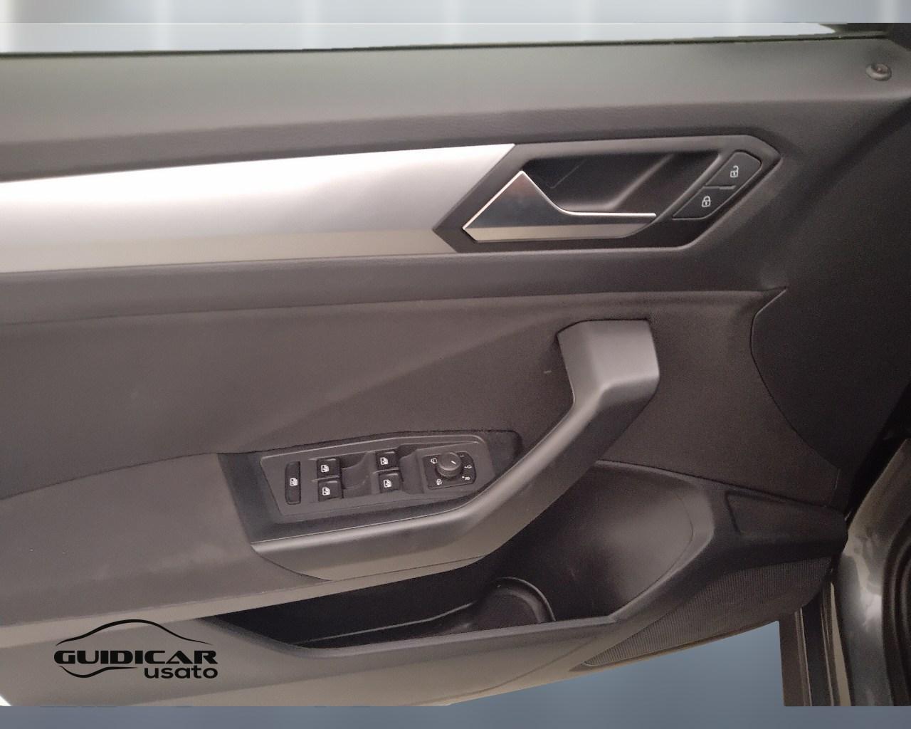 VOLKSWAGEN T-Roc I 2022 - T-Roc 1.0 tsi Life 110cv