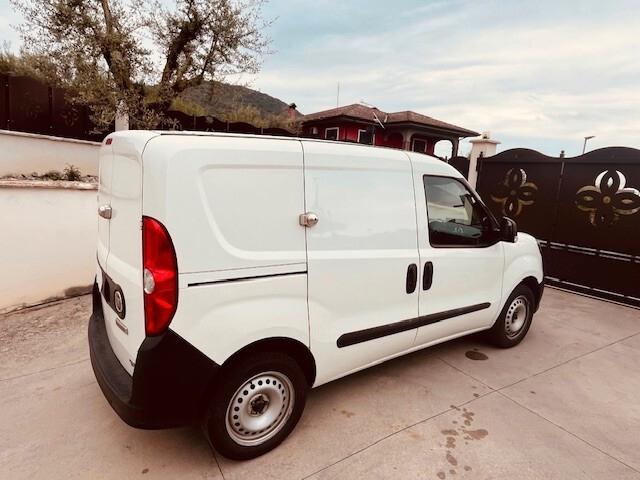 Fiat Doblo METANO 1.4 T.JET 120CV CLIMA CRUISE CAR PLAY