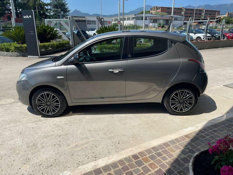 Lancia Ypsilon 1.0 FireFly 5 porte S&S Hybrid Gold