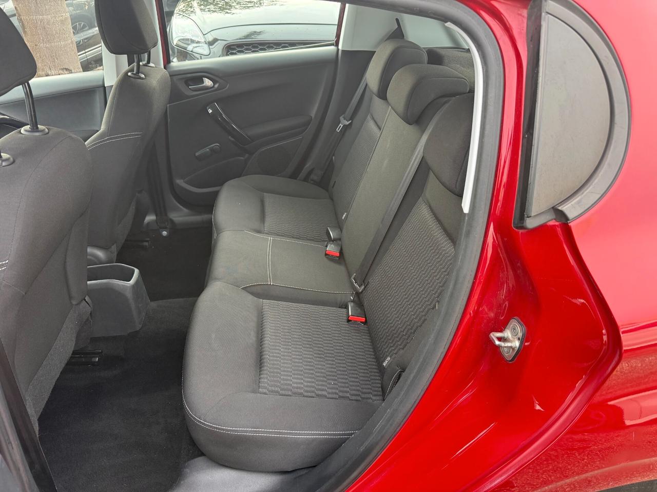 Peugeot 208 - 1.2 68 cv 5 porte - 2017