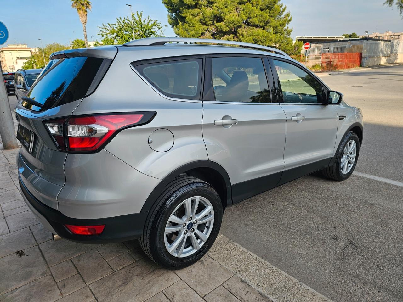 FORD KUGA 1.5 TDCI 120CV BUSINESS SPORT