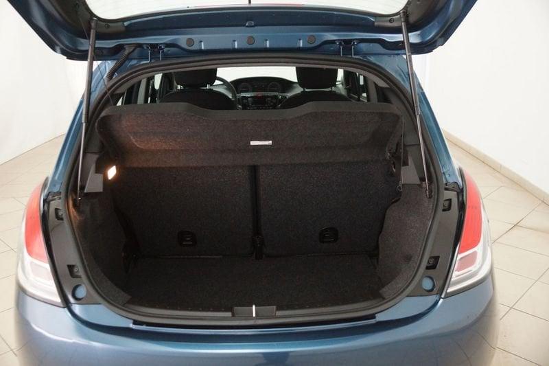 Lancia Ypsilon 1.0 FireFly 5 porte S&S Hybrid Silver