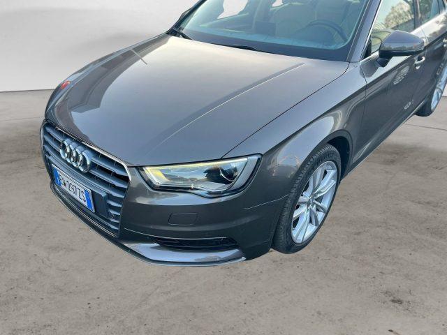 AUDI A3 1.6 TDI 110cv clean diesel Ambiente