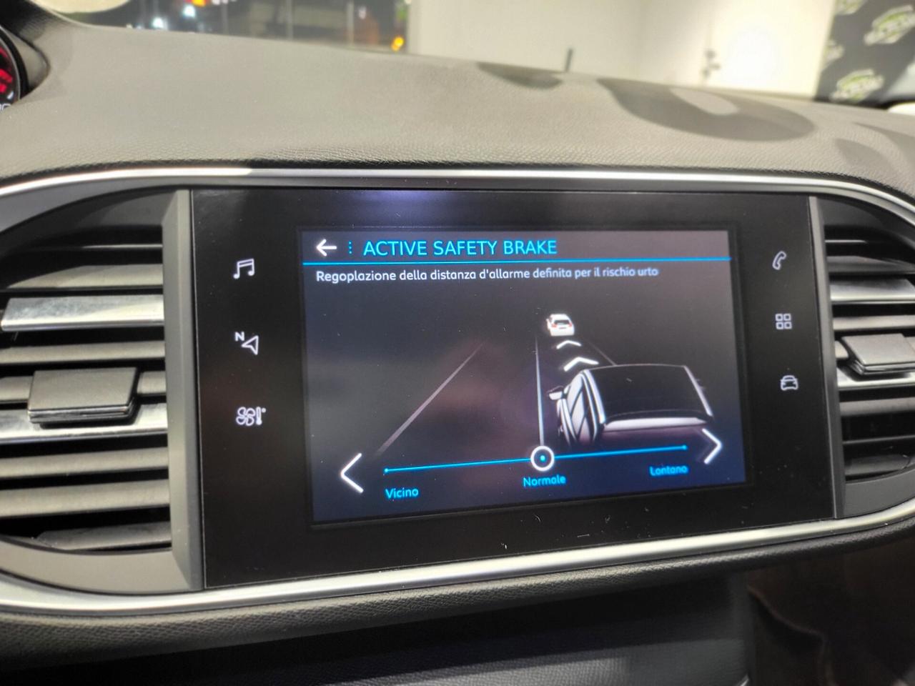 Peugeot 308 - 11/2017 1.6 BlueHDi 120 Cv EAT6 Allure