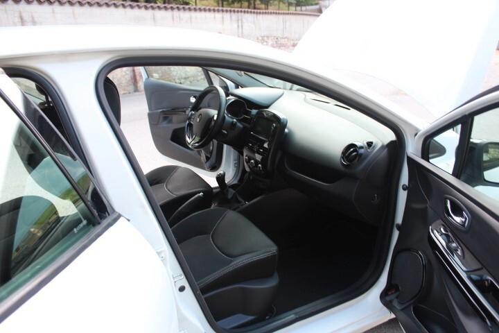 Renault Clio 1.2 75CV GPL 5 porte Live ESTETICA ESEMPLARE COLLAUDO FINO AL 2033 CLIMA NAVI CERCHI LEGA