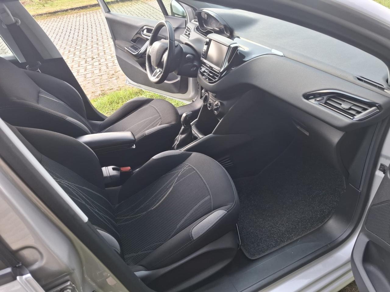 Peugeot 208 1.4 HDi 68 CV 5 porte Allure