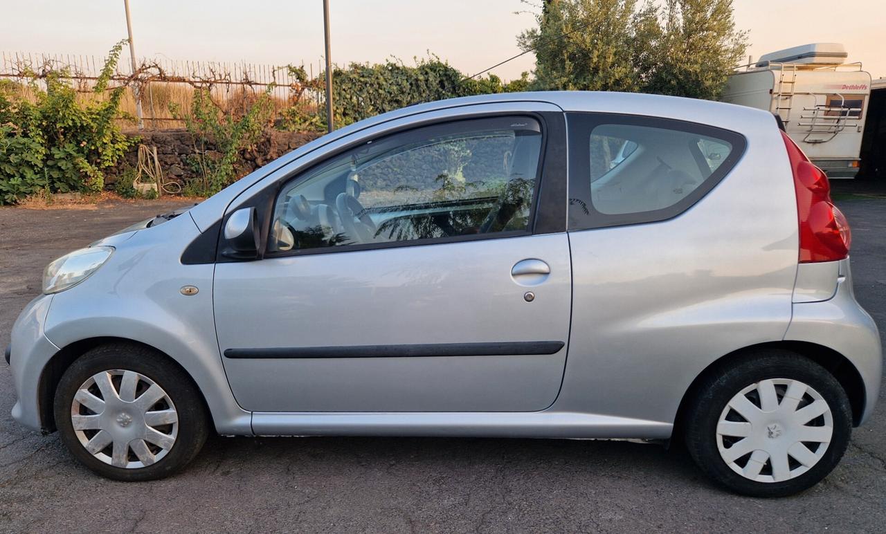 Peugeot 107 1.0 68CV 3p. Plaisir