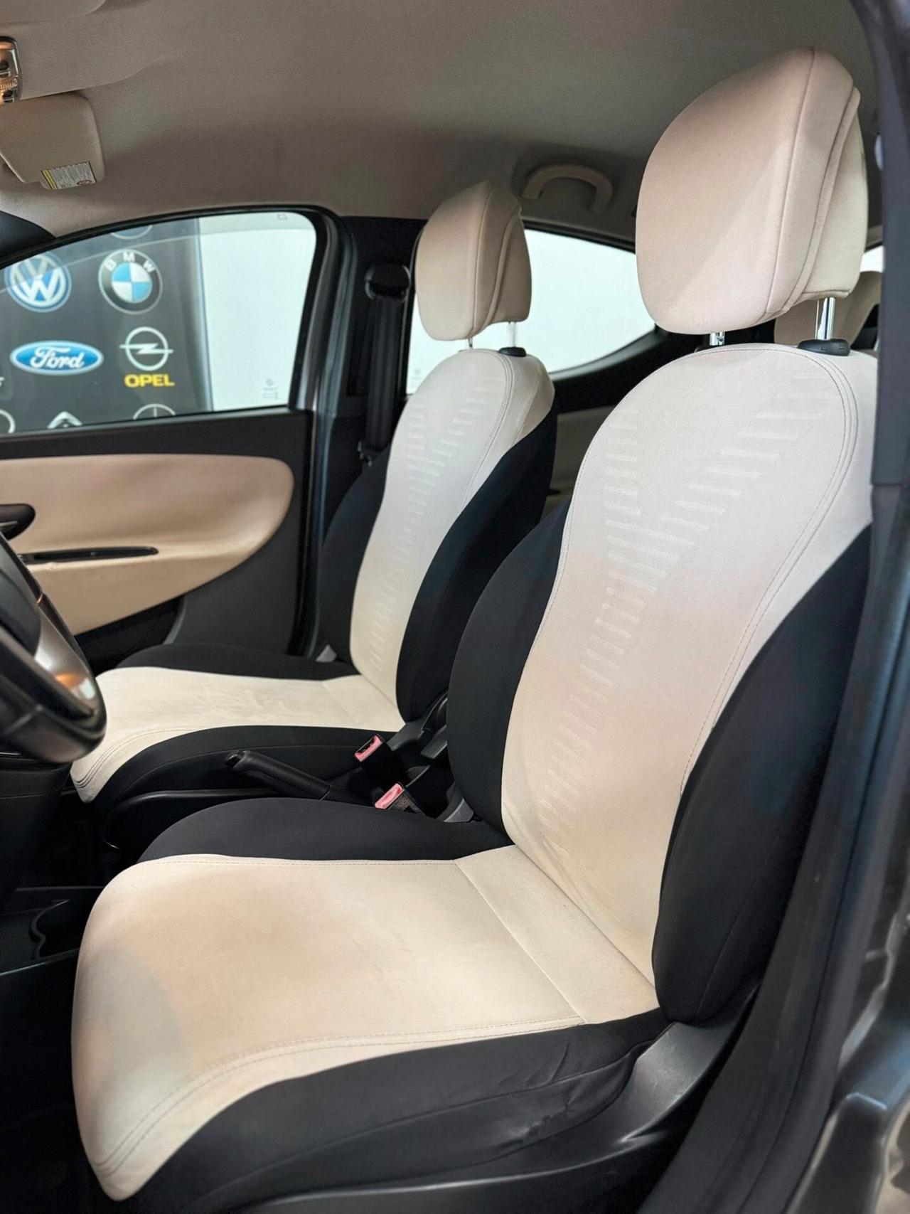 Lancia Ypsilon 1.2 69 CV 5 porte S&S Platinum