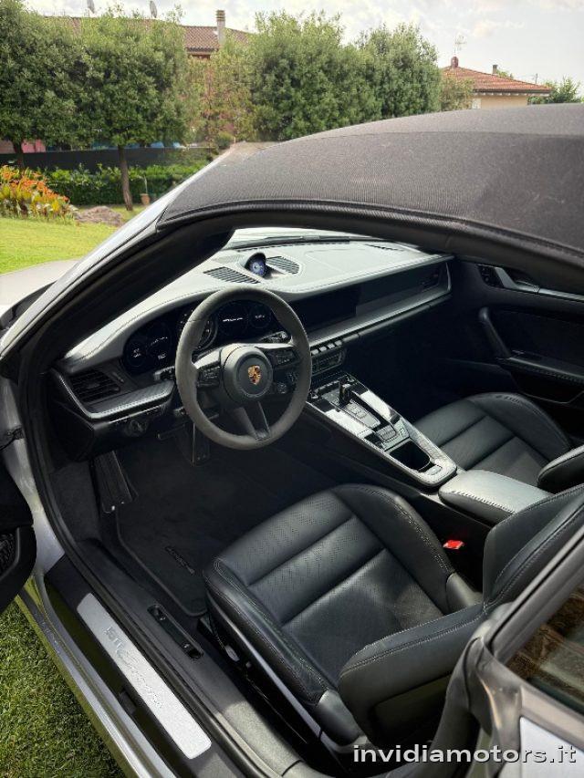 PORSCHE 992 Carrera Cabriolet