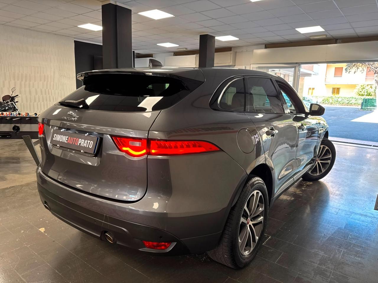 Jaguar F-Pace 2.0 250 CV AWD aut. R-Sport