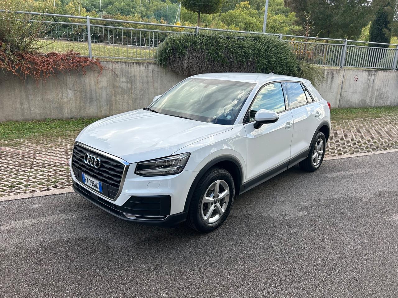 Audi Q2 35 TDI quattro S tronic Business