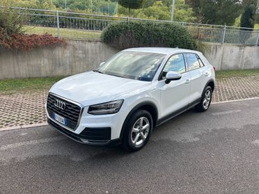 Audi Q2 35 TDI quattro S tronic Business
