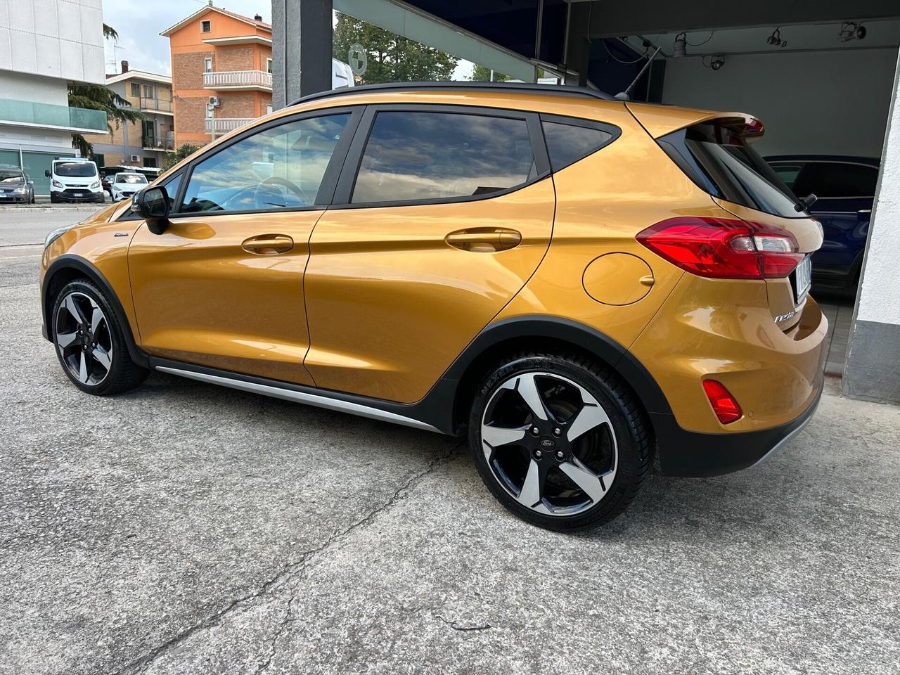 Ford Fiesta ACTIVE 1.0 Ecoboost NEOPATENTATI!!!