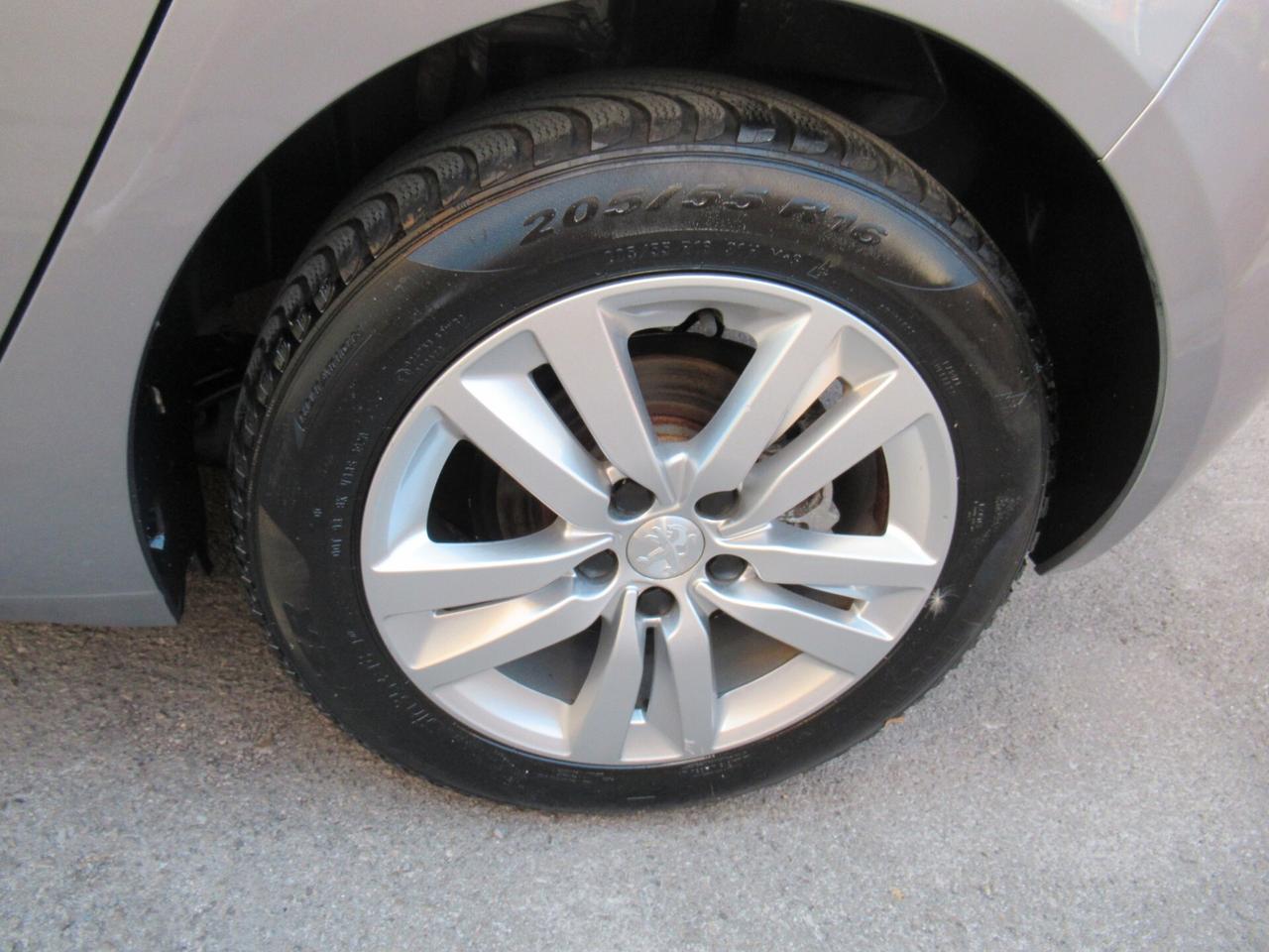 Peugeot 308 BlueHDi 130 S&S Business