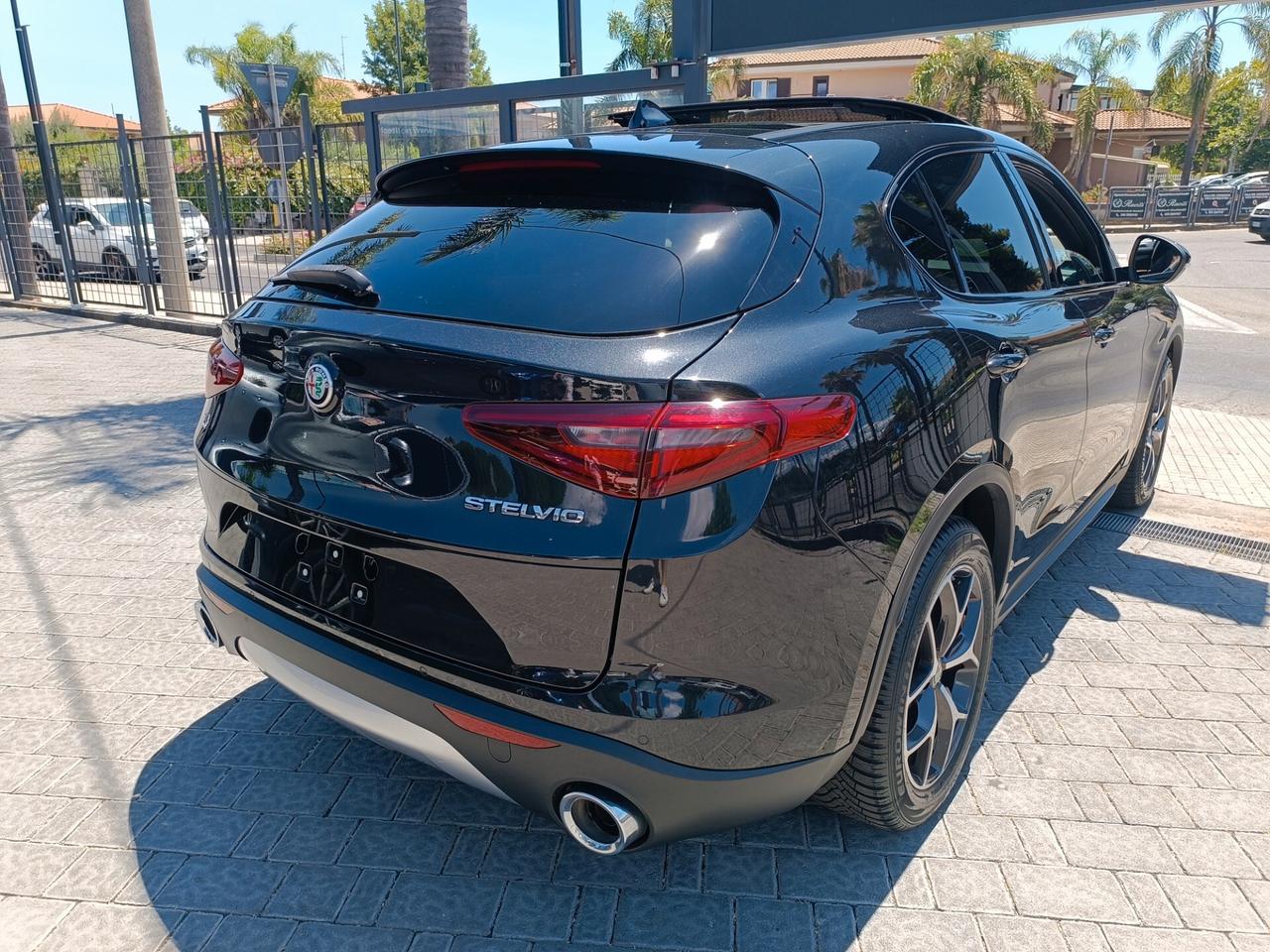 Alfa Romeo Stelvio 2.2 Turbodiesel 210 CV AT8 Q4 Super