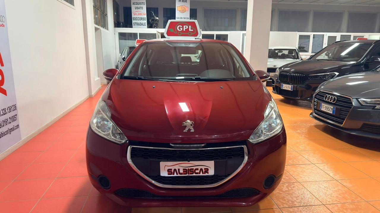 Peugeot 208 1.2 VTi 82 CV 5 porte Allure
