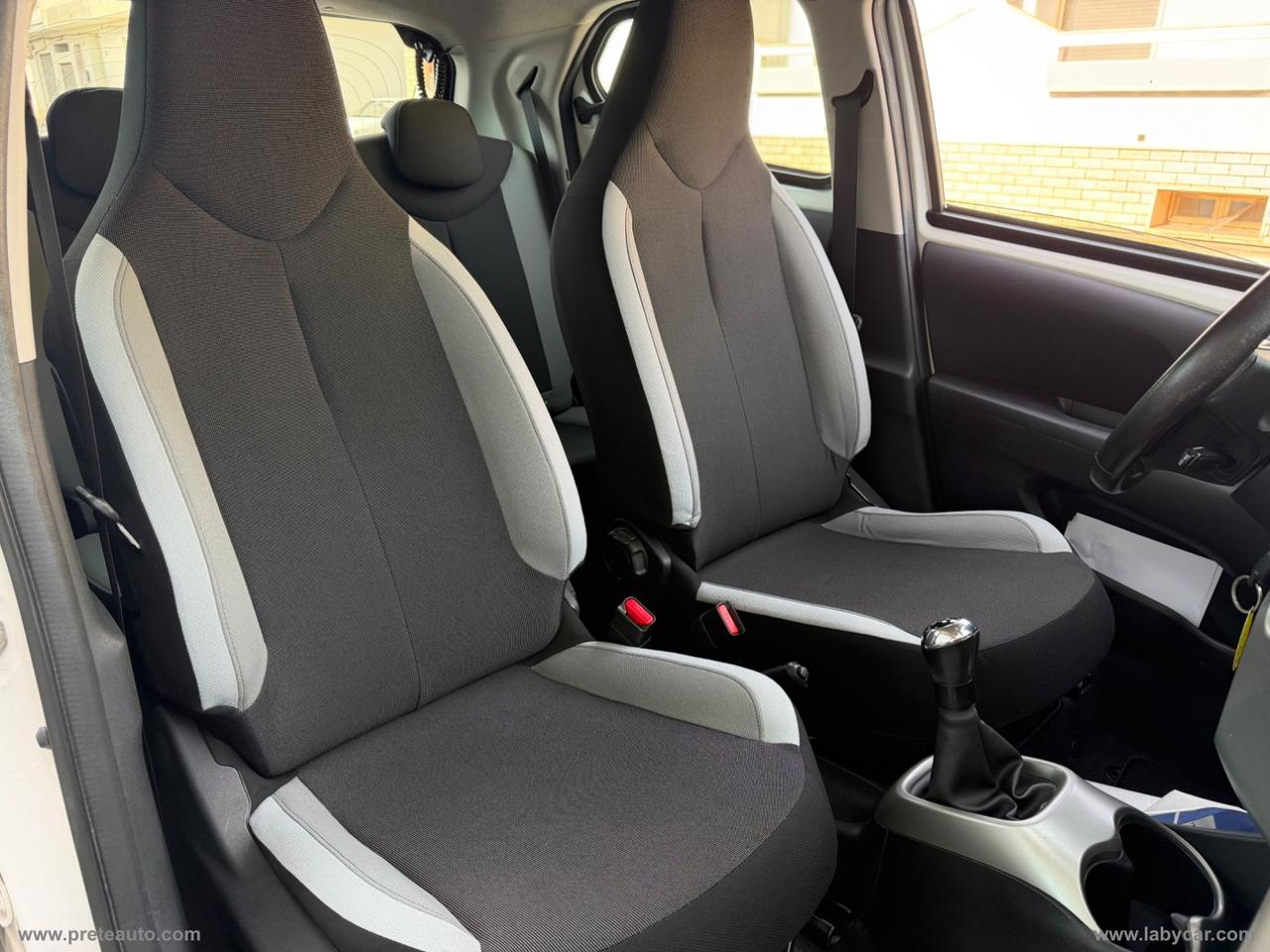 TOYOTA Aygo 1.0 VVT-i 69 CV 5p. x-play