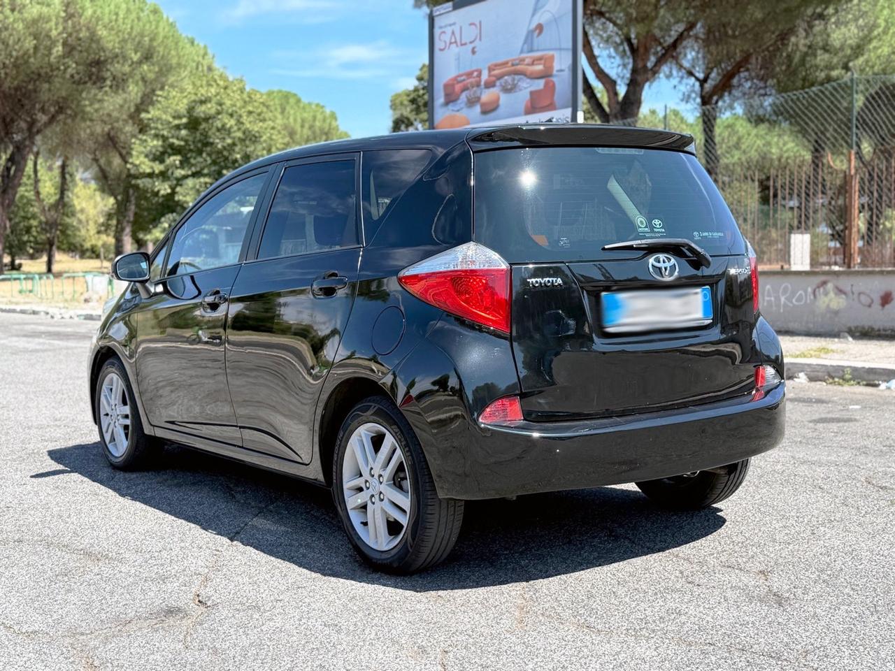 Toyota Verso-S 1.3 benzina 100cv neopatentati - 2011