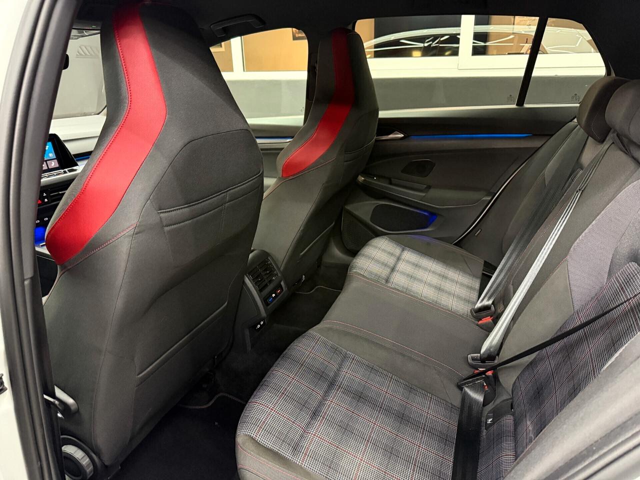 Volkswagen Golf 8 GTI 2.0 TSI 245CV