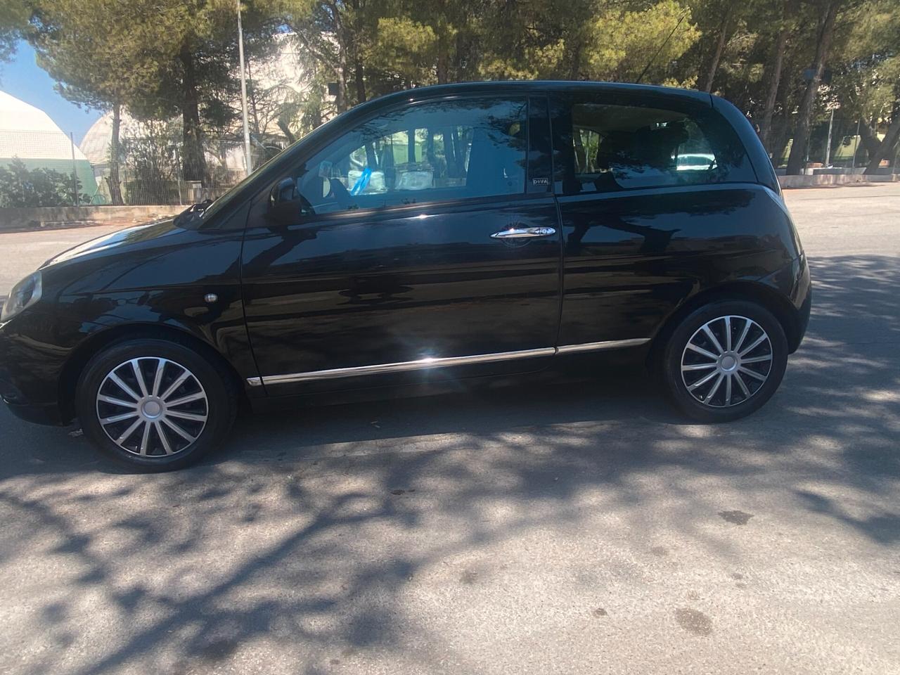 Lancia Ypsilon 1.3 MJT 90 CV Oro