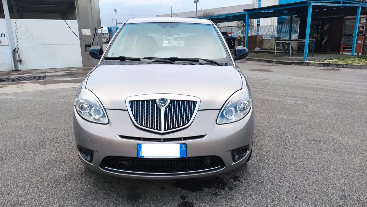 Lancia Ypsilon 1.2 69 CV SOLI 80000km NEOPATENTATI - 2011