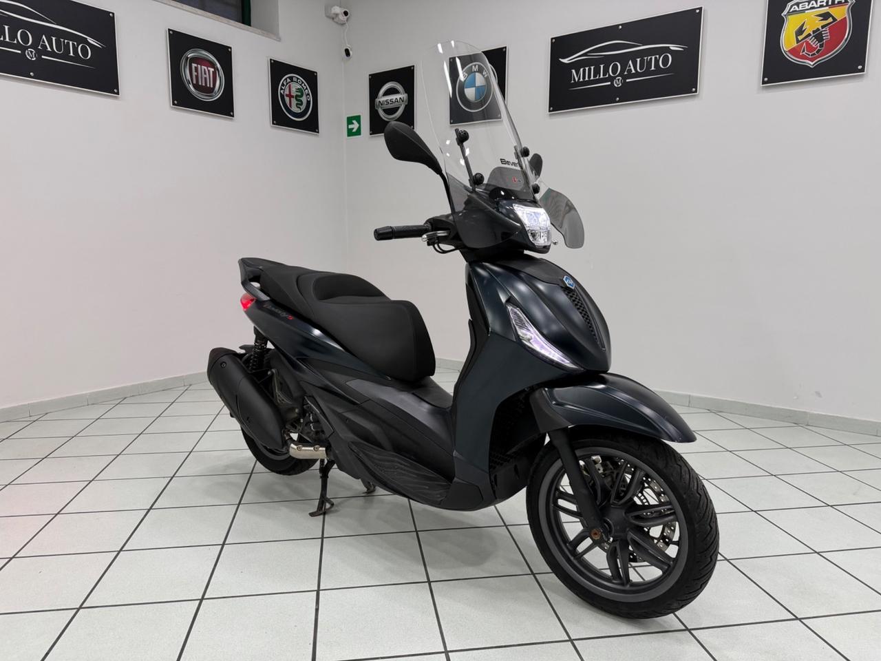 Piaggio Beverly 300 Sport