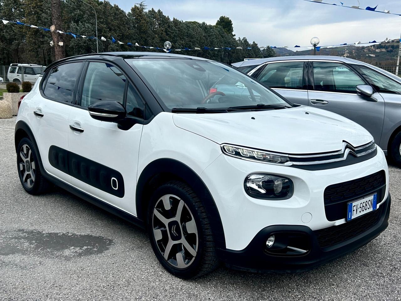 " UNA CHICCA " Citroen C3 PureTech EAT6 ELLE s