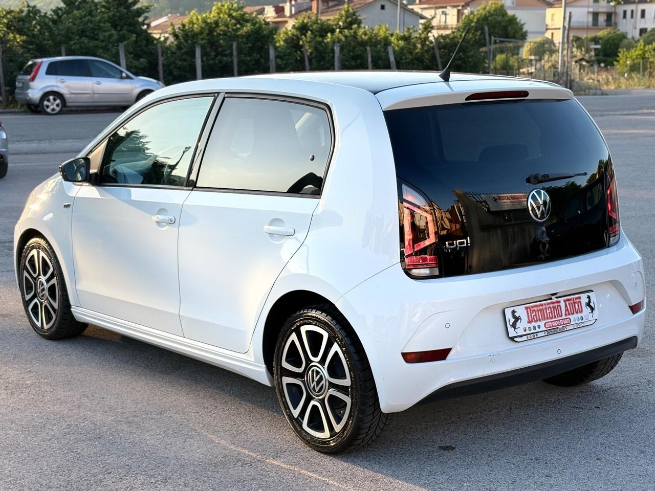 Volkswagen up! 1.0 5P EVO R-LINE BICOLOR FULL/LED
