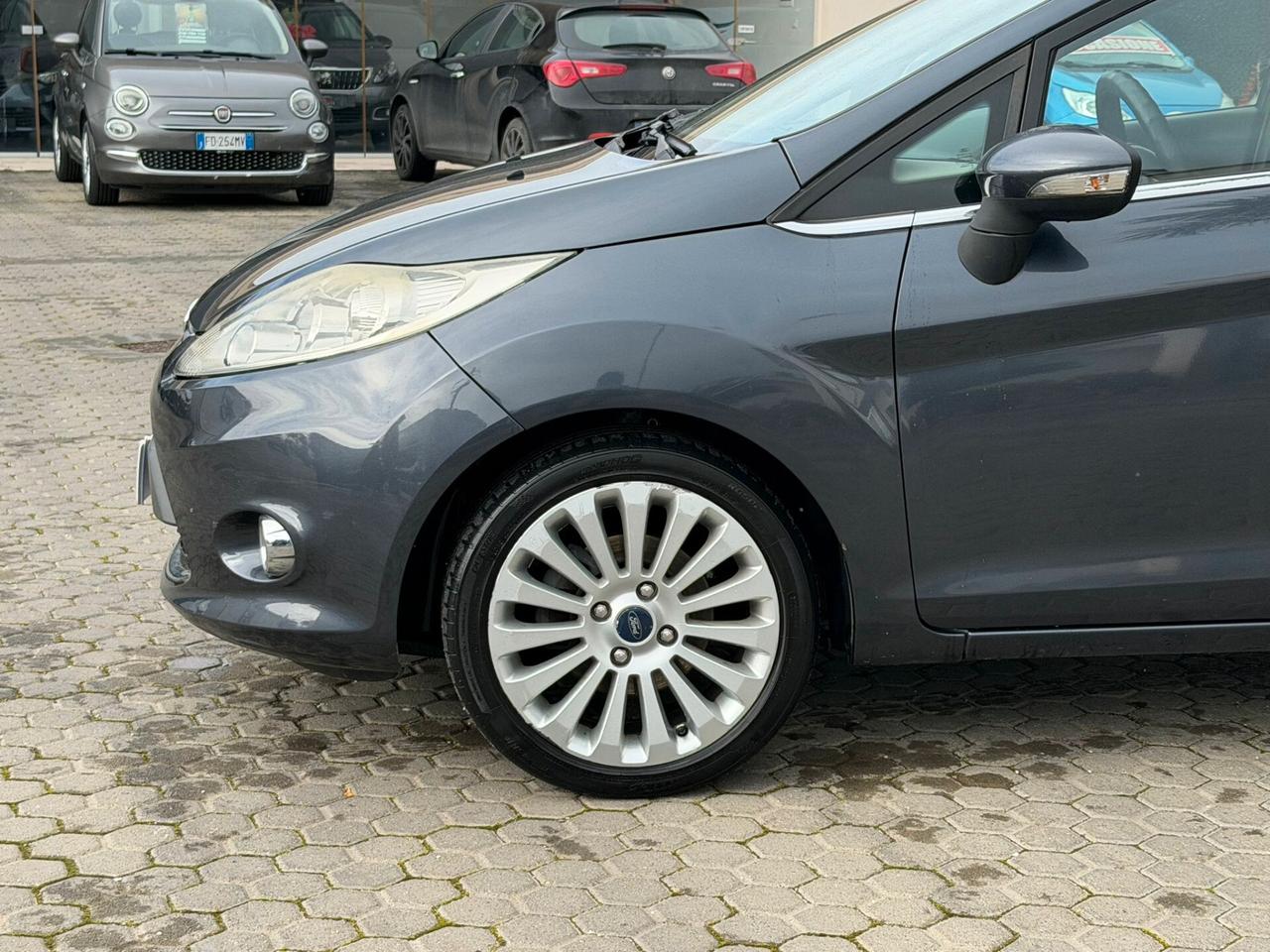 Ford Fiesta 1.4 TDCi 68CV 5 porte Titanium