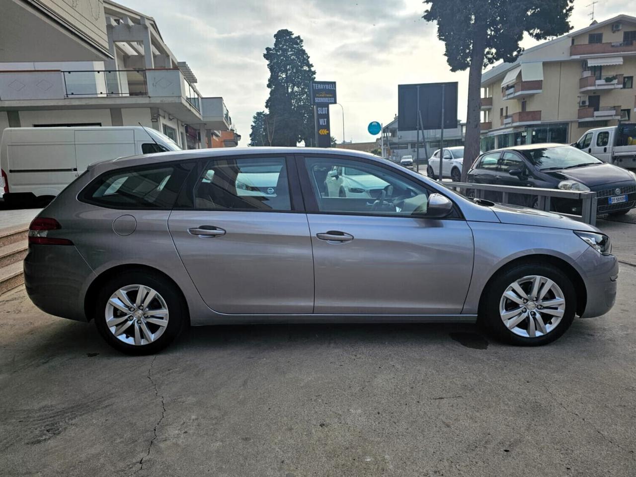 Peugeot 308 BlueHDi 120 EAT6 SW Business