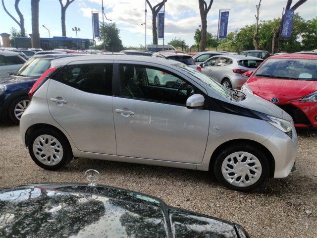 TOYOTA Aygo 1.0 VVT-i x-play TELECAMERA,CARPLAY,CRUISE ..