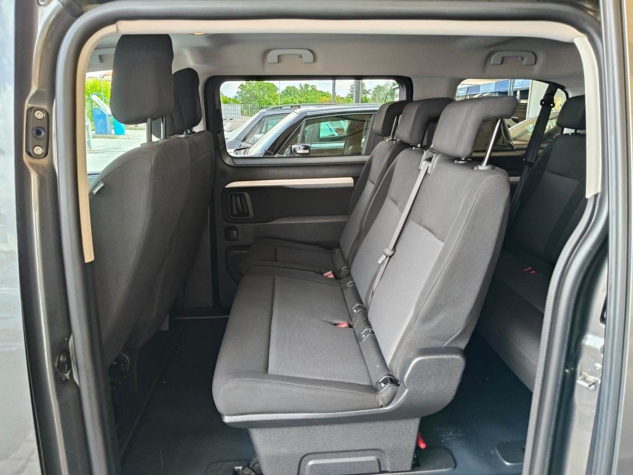 Peugeot Traveller BlueHDi 100 S&S Standard Business