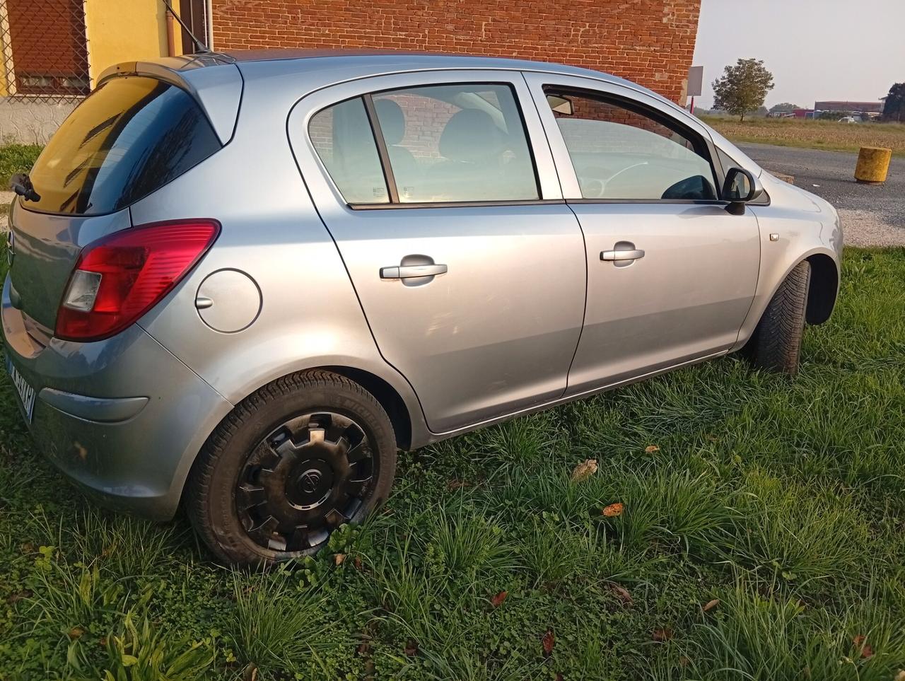Opel Corsa 1.2 5 porte 130.000km