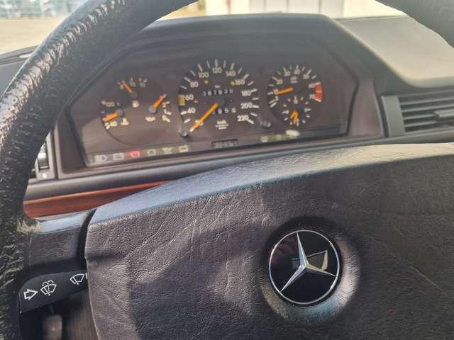 Mercedes-Benz E 200 E200 - First Paint - Book Service - 87.000 km